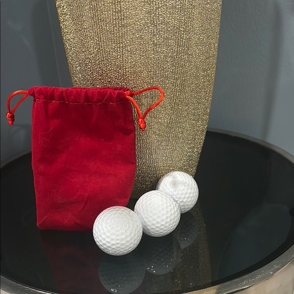 Red Velvet Pouch with 3 White Golf Balls